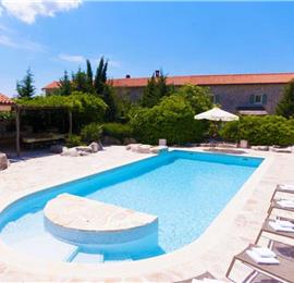 5 Bedroom Istrian Villa Estate with Large Pool and Gardens near Barban, Sleeps 12
